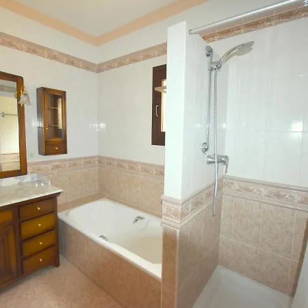 Chalet Casa Castillo Al Mar